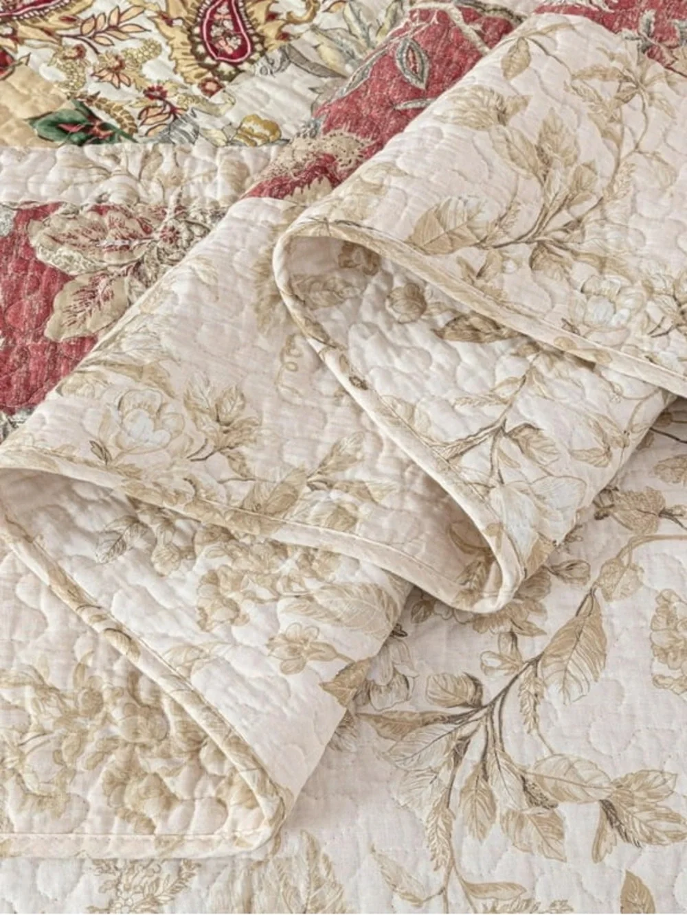 Floral Patchwork 3 piece Quilt Set in Multi-Color 100% cotton king